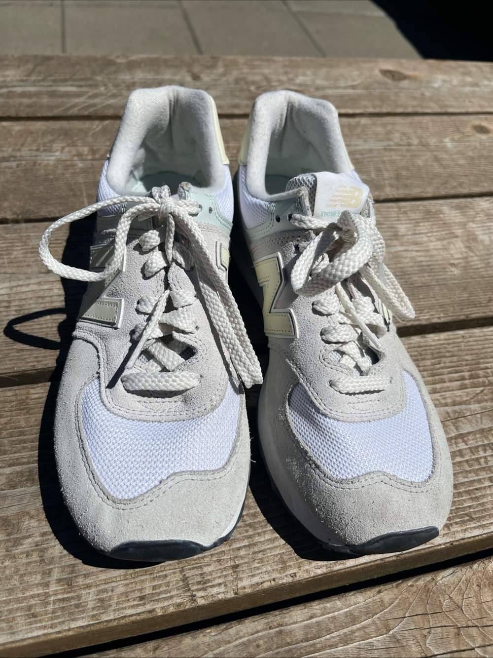 Women’s New Balance 574 Sneakers WL574WL2 Ivory Size9.5